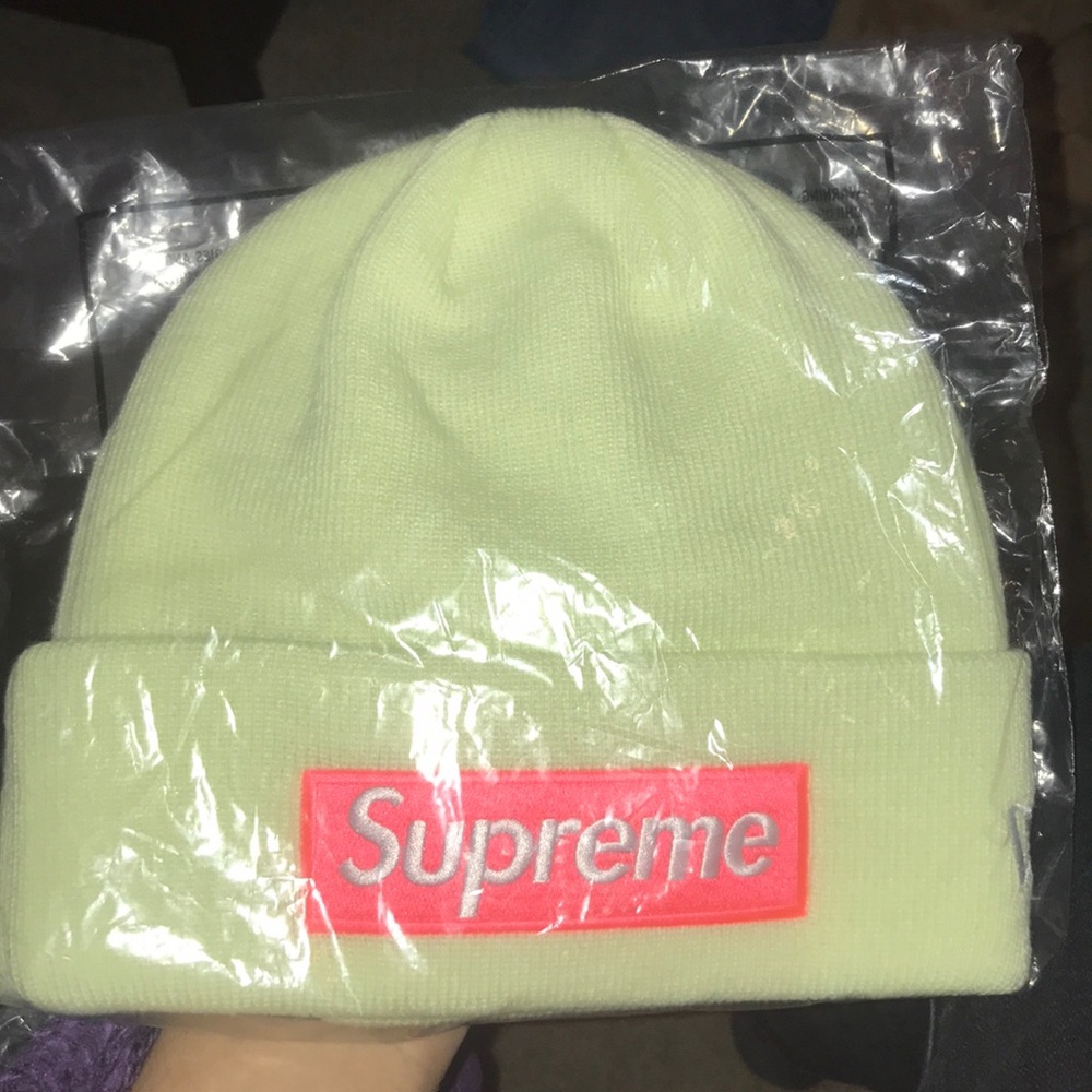 SUPREME BOX LOGO BEANIE PALE LIME